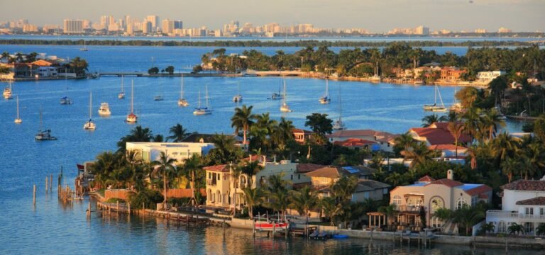 Best Time to Visit the Bahamas with weather by month and travel seasons guide